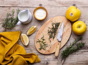 Scones with Golden Delicious apples and rosemary