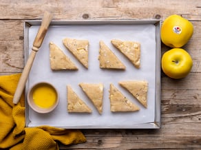 Scones alle mele Golden Delicious e rosmarino