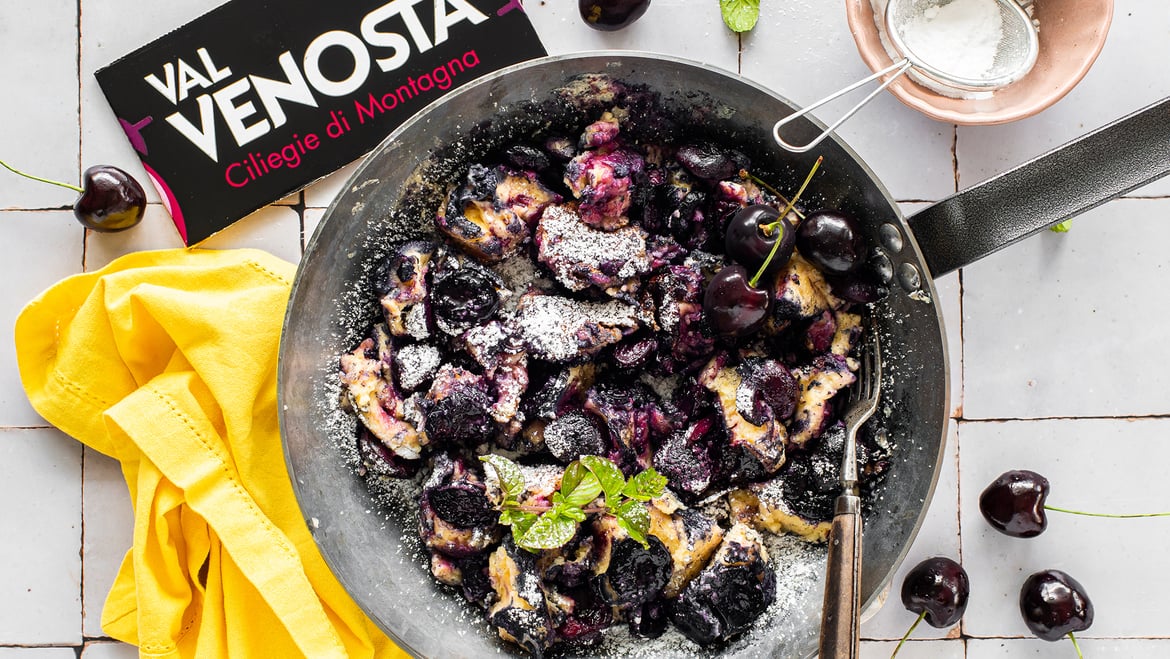 Schmarrn alla ricotta con le ciliegie Val Venosta