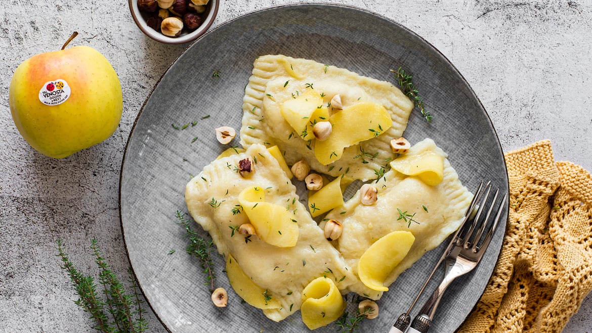 Raviolis de patata rellenos de manzanas Golden Delicious y queso