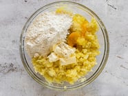 Ravioli di patate ripieni di mele Golden Delicious e formaggio