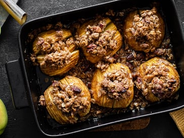 Hasselback-Äpfel mit Walnuss-Crumble