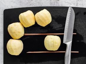 Mele Hasselback con crumble di noci