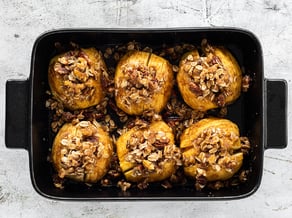 Mele Hasselback con crumble di noci