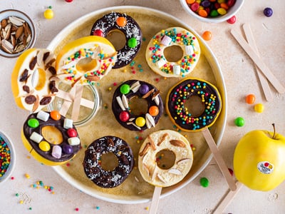 Donut de manzana en palito