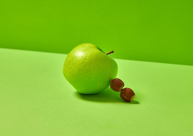 Muffin di riso venere, mela Granny Smith e speck
