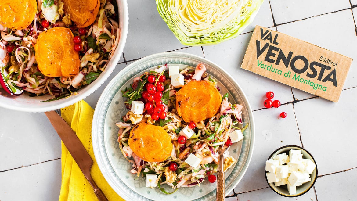 Cabbage and radicchio salad with grilled apricots from Val Venosta