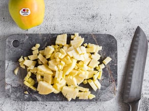 Hummus di cavolfiore con mele Golden Delicious caramellate