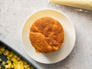 Kopie von Sponge roll filled with spiced Red Delicious apples