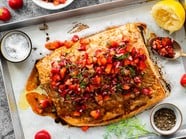Salmone al forno con fragole all'aneto