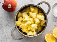 Buchteln ripieni di mele Fuji Val Venosta con salsa alla vaniglia
