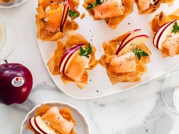 Cestini di pasta fillo con mele Red Delicious e salmone